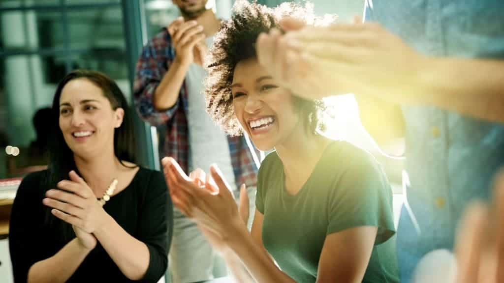 POWER SHIFT : DE SALARIÉ À ENTREPRENEUR — COMMENT SE PRÉPARER FINANCIÈREMENT AU TRAVAIL AUTONOME